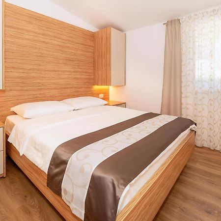 Apartments Kricin II Baška Екстериор снимка